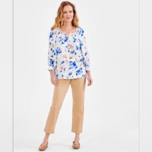 Floral V Neck Blouse 1x Top